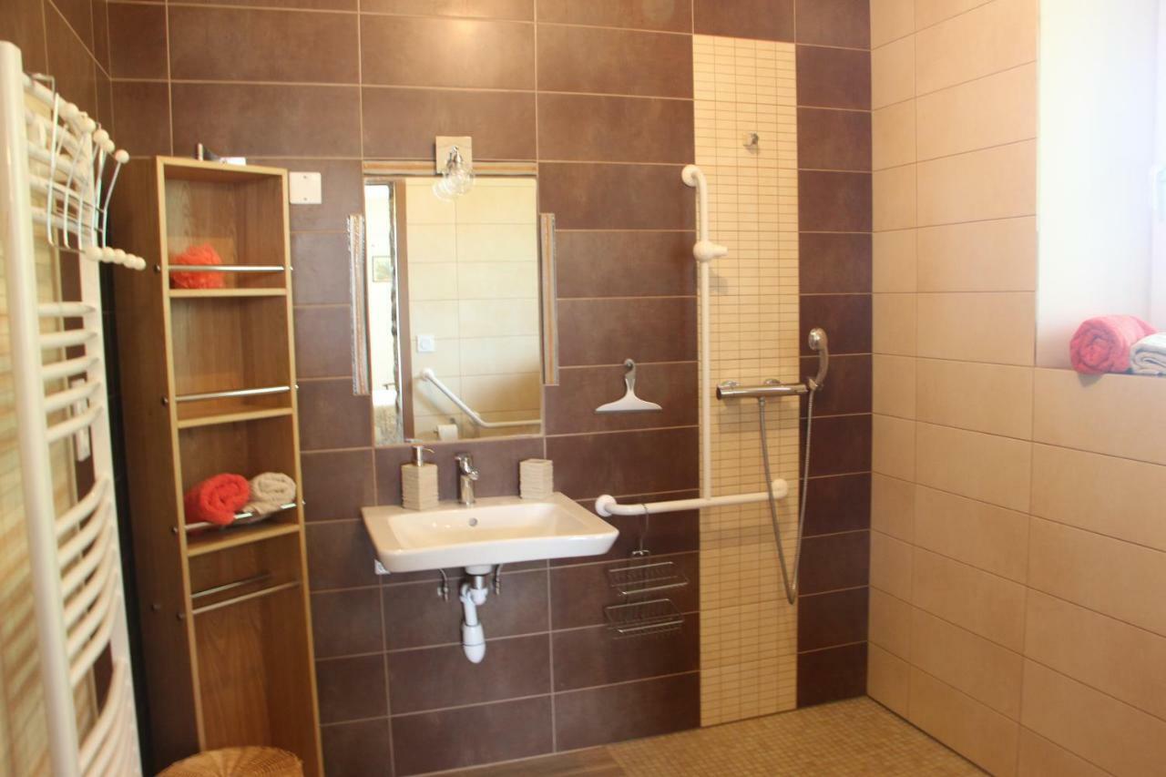 Chambres Aux Bonnes Herbes Bais  Esterno foto